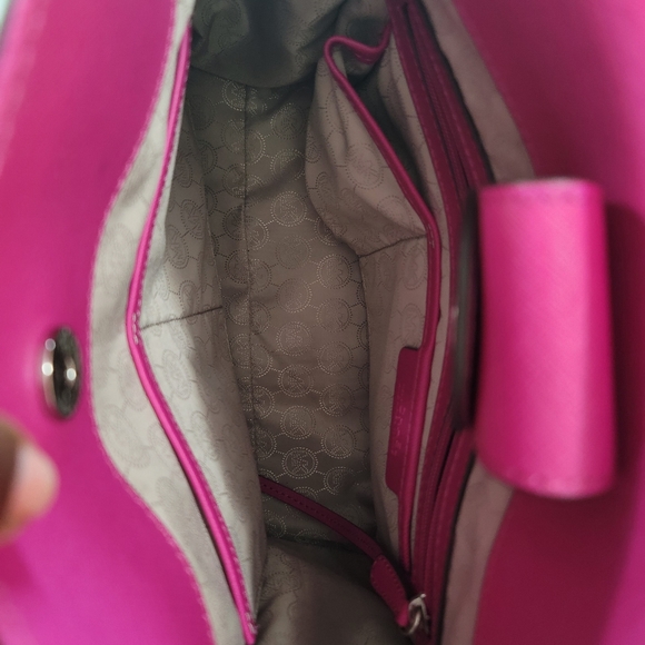 Fuschia Pink Michael Kors bag & wallet - Picture 5 of 10